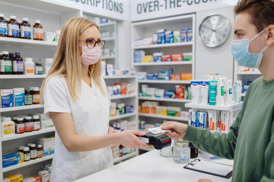 Kassenrollen für Apotheken: Der richtige Verbrauchsmaterial-Partner im Überblick